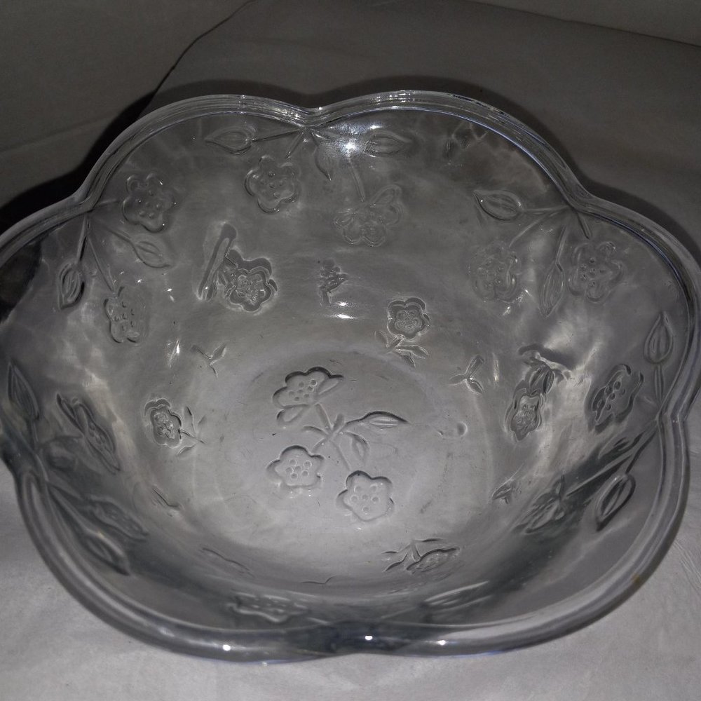 1980s Anchor Hocking Savannah Clear glass cereal bowl/candy dish.